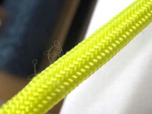 画像2: 【訳あり】ぺティオ ソフトカラーM イエロー 首回り24〜29cm 小型犬用(長毛種)【パッケージなし】 (2)