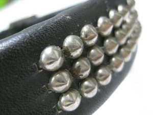 画像5: 【訳あり】メーカー不明平首輪C(菊座トチカン付)幅30mm 日本犬用ブラック どちらかというと菊座小さめ金具小【定形外郵便450円対応】 (5)